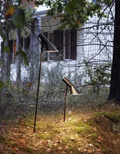 Lightup Butikk -Lightup Butikk AJ Garden Pullert med spyd H50cm Pabygg Utebelysning pullert Louis Poulsen LP 5747306839 2