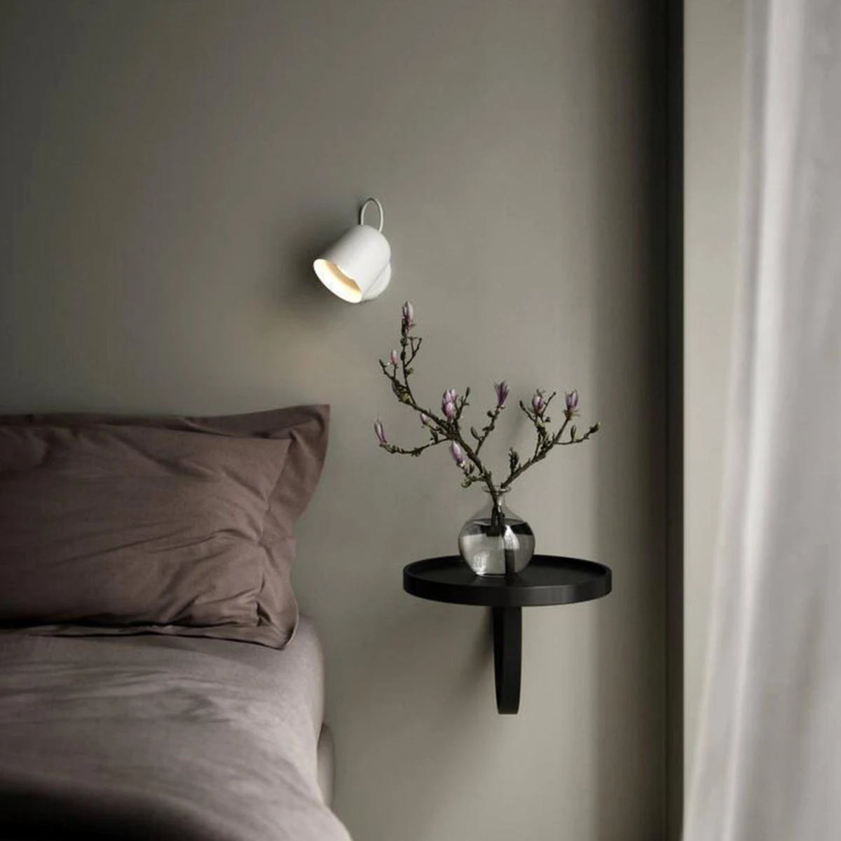 Angle Vegglampe Med USB - Hvit 5 Angle Vegglampe Med USB - Hvit - Bilde 3