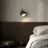 Angle Vegglampe Med USB - Svart