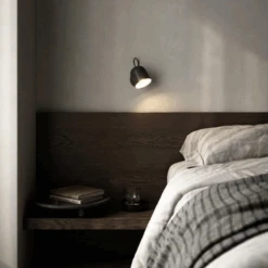 Angle Vegglampe Med USB - Svart -Lightup Butikk Angle vegglampe med USB Svart Vegglamper DFTP 2120601003 3