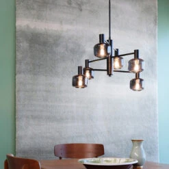 Arp Takpendel 6-lys - Svart/Røykfarget -Lightup Butikk Arp takpendel 6 lys SvartRoykfarget Takpendler Dyberg Larsen DL 9305 6