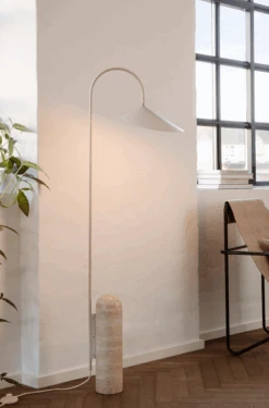 Ferm LIVING Arum Gulvlampe - Cashmere -Lightup Butikk Arum gulvlampe cashmere Gulvlamper Ferm Living Feg 110167693 3
