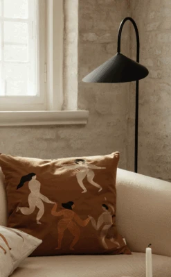 Ferm LIVING Arum Gulvlampe - Svart -Lightup Butikk Arum gulvlampe svart Gulvlamper Ferm Living Feg 100133101 4