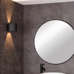 Axi Round Vegglampe Opp/ned Baderom IP54 6 Watt 2700 Kelvin- Svart