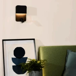Boxer Vegglampe 10W 3000 Kelvin M/USB - Svart -Lightup Butikk Boxer vegglampe 10W 3000 Kelvin mUSB Svart Vegglamper Lucide LC792000830 3