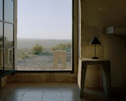 New Works Brolly Bærbar Bordlampe - Svart -Lightup Butikk Brolly baerbar bordlampe Svart Bordlamper New Works Nes 21511 5