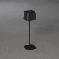 Konstsmide Capri Bordlampe Oppladbar Utendørs IP54 - Svart -Lightup Butikk Capri bordlampe oppladbar utendors IP54 Svart Utebelysning Hagebelysning Konstsmide 7814 750 9