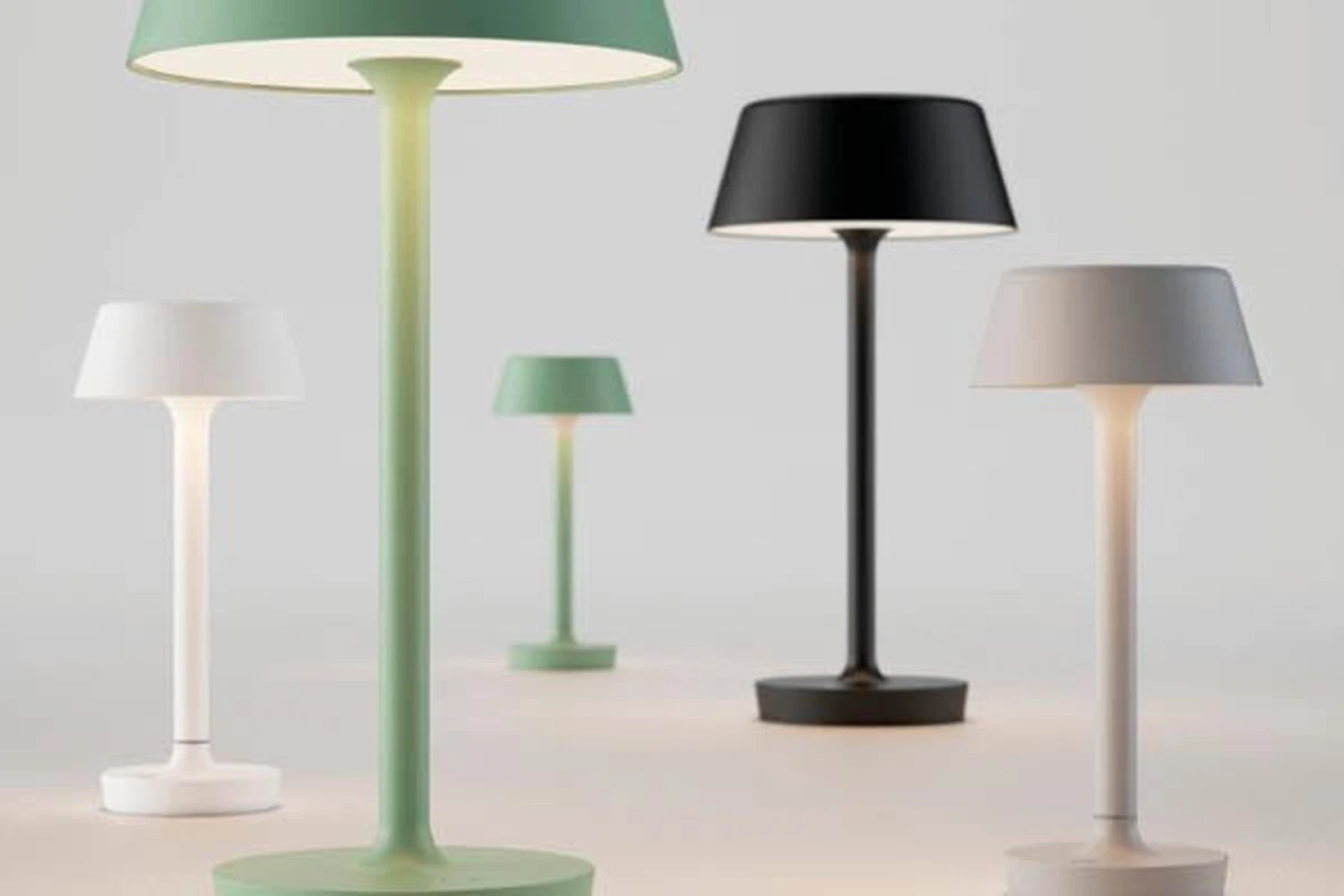 Companion Oppladbar Bordlampe 3W 3000K - Dusty Green 4 Companion Oppladbar Bordlampe 3W 3000K - Dusty Green - Bilde 2