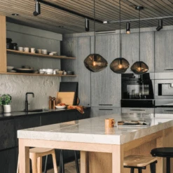 Crystal Stone Ø25 - Kakao / Svart -Lightup Butikk Crystal Stone O25 Kakao Svart Takpendler Hadeland Glassverk Hak 250 CS 2053 Svart 3