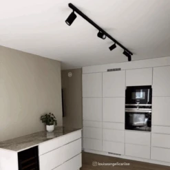 Designline Tube Komplett 1.9 Meter Spotskinne Med 5 Spotter GU10 - Svart