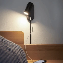 Ego Vegglampe Dimbar M/ USB - Svart