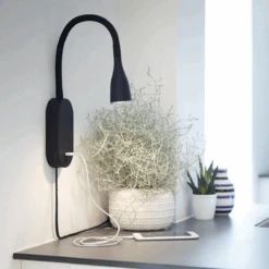 Eye Vegglampe 5 Watt Dimbar M/ USB - Svart