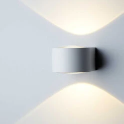 Frey Vegglampe IP65 2x6W 2700K - Hvit -Lightup Butikk Frey vegglampe IP65 2x6W 2700K Hvit Utebelysning vegg opp og ned LOOM Design LF 808 002 4