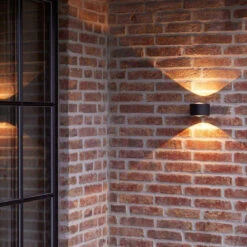 Frey Vegglampe IP65 2x6W 2700K - Svart