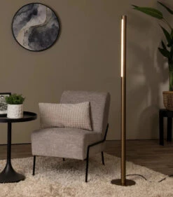 Griffith Gulvlampe 18W 140 Cm - Dimbar