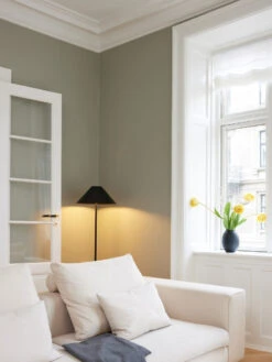 Hygge Gulvlampe - Grafitt Svart -Lightup Butikk Hygge Gulvlampe Grafitt Svart Gulvlamper Halo Designs 5705639744800 4