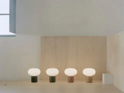 New Works Karl-Johan Bærbar Bordlampe - Grå -Lightup Butikk Karl Johan baerbar bordlampe Gra Bordlamper New Works Nes 22012 3