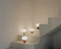 New Works Karl-Johan Bærbar Bordlampe - Gul -Lightup Butikk Karl Johan baerbar bordlampe Gul Bordlamper New Works Nes 22013 4