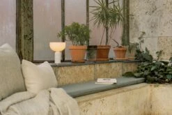 New Works Kizu Portable Bordlampe - Hvit Marmor -Lightup Butikk Kizu Portable bordlampe Hvit marmor Bordlamper New Works Nes 21710 3