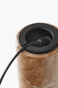 New Works Kizu Portable Bordlampe - Rustfarget Marmor -Lightup Butikk Kizu Portable bordlampe Rustfarget Marmor Bordlamper New Works Nes 21713 6