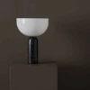 New Works Kizu Bordlampe - Svart Marmor - S