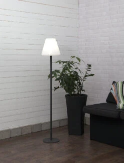 Kreta Gulvlampe Utendørs 150 Cm -Lightup Butikk Kreta gulvlampe utendors 150 cm Utebelysning Hagebelysning Ms belysning 803 91 9