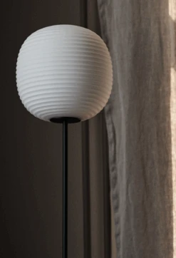 New Works Lantern Floor Lamp- M -Lightup Butikk Lantern Floor Lamp M Gulvlamper New Works Nes 20622 3