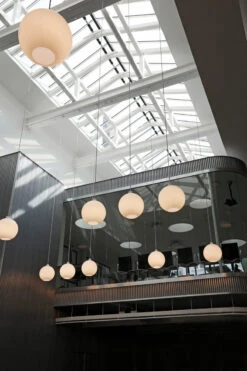 Lightup Butikk -Lightup Butikk Louis Poulsen Wohlert taklampe O40 Opal Takpendler Louis Poulsen LP 5741087015 2