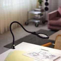 Magni Klips Bordlampe Med Forstørrelsesglass