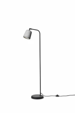 New Works Material Gulvlampe - Lys Grå Betong