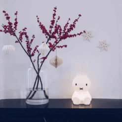Mr. Maria Miffy First Light 30cm - Mr Maria 19 Mr. Maria Miffy First Light 30cm - Mr Maria -Lightup Butikk Miffy first Light 30cm Mr Maria Barnerom Mr Maria 252 DB30MF01 7