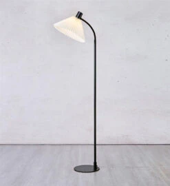 Markslöjd Mira Gulvlampe 145 Cm - Svart/Offwhite - Svart / Hvit -Lightup Butikk Mira gulvlampe 145 cm SvartOffwhite Svart Hvit Gulvlamper Markslojd Mrk 108568 4