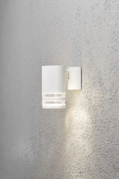 Konstsmide Modena Vegglampe II Ned - Hvit -Lightup Butikk Modena vegglampe II ned Hvit Utebelysning vegg opp og ned Konstsmide 7515 250 3