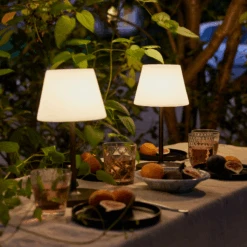 New Northern Bordlampe Oppladbar Utendørs IP44 2W - Hvit/Antikk Kobberfarget -Lightup Butikk New Northern bordlampe oppladbar utendors IP44 2W HvitAntikk kobberfarget Bordlamper Halo Designs 5705639800940 3