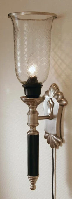 Nova Vegglampe - Svart/Sølvfarget