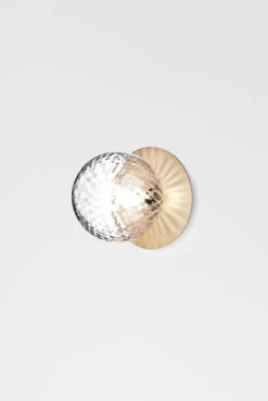 Nuura Liila 1 Vegglampe/taklampe - Medium - Nordic Gold / Optikk 16 Nuura Liila 1 Vegglampe/taklampe - Medium - Nordic Gold / Optikk -Lightup Butikk Nuura Liila 1 vegglampetaklampe medium nordic gold optikk Vegglamper Nuura Nua 2046001 3
