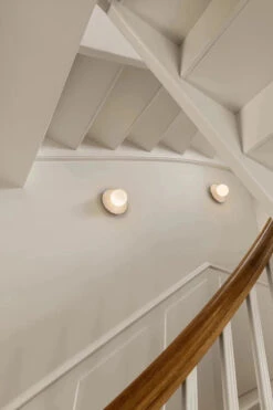 Nuura Liila Muuse Vegglampe/taklampe - Small - Hvit / Opal -Lightup Butikk Nuura Liila Muuse vegglampetaklampe small Hvit opal Vegglamper Nuura Nua 2046068 5