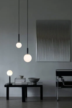 Nuura Miira Bordlampe Svart / Opal -Lightup Butikk Nuura Miira bordlampe svart opal Bordlamper Nuura Nua 2038002 5