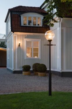 Konstsmide Orion Stolpe 240cm - Svart 10 Konstsmide Orion Stolpe 240cm - Svart -Lightup Butikk Orion stolpe 240cm Svart Utebelysning stolpe Konstsmide 468 750 4