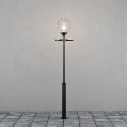 Konstsmide Orion Stolpe 240cm - Svart 11 Konstsmide Orion Stolpe 240cm - Svart -Lightup Butikk Orion stolpe 240cm Svart Utebelysning stolpe Konstsmide 468 750 5