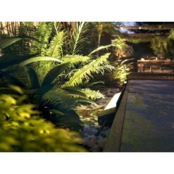 Philips Hue Amarant Utendørs Linjebelysning White And Color Ambiance -Lightup Butikk Philips Hue Amarant utendors linjebelysning white and color ambiance Utebelysning Hagebelysning Philips Hue 915005843401 5