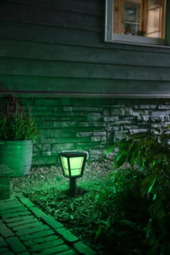Philips Hue Econic Utendørs Sokkel White Ambiance & Color Luminairs -Lightup Butikk Philips Hue Econic utendors sokkel white ambiance color luminairs Utebelysning portstolpe Philips Hue 915005732501 8