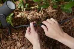 Philips Hue Outdoor Lily Spike 3x8W Uplight Basekit, Antrasitt -Lightup Butikk Philips Hue Outdoor Lily Spike 3x8W uplight basekit antrasitt Utebelysning spyd Philips Hue 915005629701 15