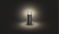 Philips Hue Outdoor Lucca Pullert Mini, Antrasitt -Lightup Butikk Philips Hue Outdoor Lucca pullert mini antrasitt Utebelysning pullert Philips Hue 915005561301 5