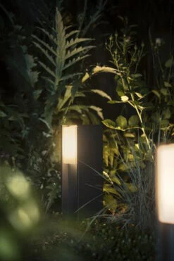 Philips Hue Outdoor Turaco Pullert Mini, Antrasitt -Lightup Butikk Philips Hue Outdoor Turaco pullert mini antrasitt Utebelysning pullert Philips Hue 915003761502 5