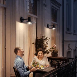 Philips MyGarden Skua Vegglampe Utendørs IP44 - Svart -Lightup Butikk Philips myGarden Skua vegglampe utendors IP44 Svart Utebelysning vegg klassisk Philips 915005553401 3