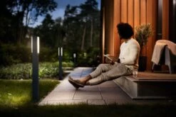 Philips MyGarden Stratosphere Pullert 77 Cm Utendørs IP44 2x4,5W LED- Antrasitt -Lightup Butikk Philips myGarden Stratosphere pullert 77 cm utendors IP44 2x45W LED Antrasitt Utebelysning pullert Philips 915005378901 3
