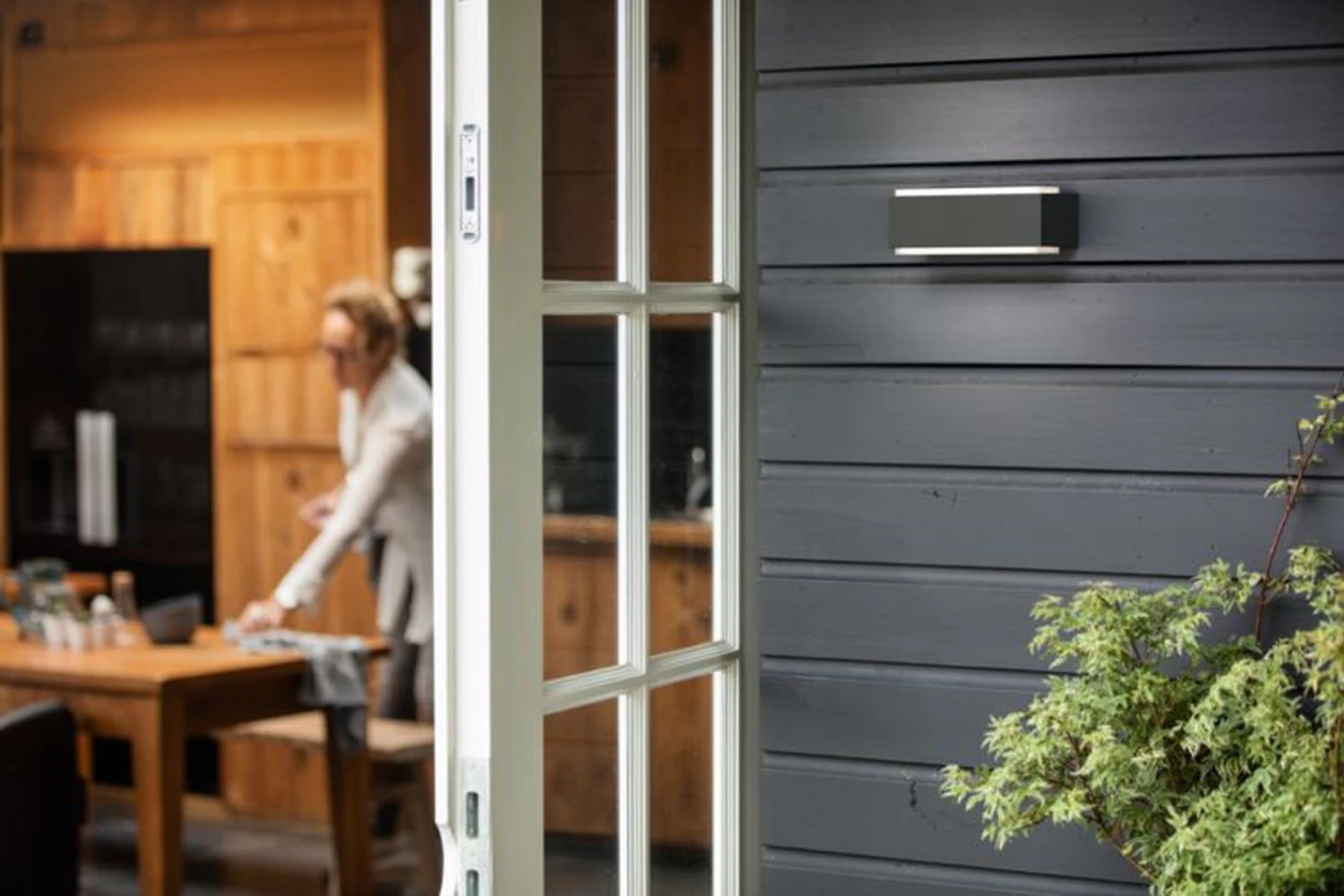 Philips MyGarden Stratosphere Vegglampe Opp/ned Utendørs IP44 2x4,5W LED- Antrasitt 5 Philips MyGarden Stratosphere Vegglampe Opp/ned Utendørs IP44 2x4,5W LED- Antrasitt - Bilde 3