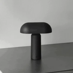 Normann Copenhagen Porta Bordlampe - Svart -Lightup Butikk Porta bordlampe Svart Bordlamper Normann Copenhagen 510110 4