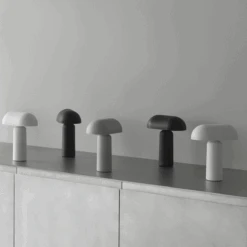 Normann Copenhagen Porta Bordlampe - Svart -Lightup Butikk Porta bordlampe Svart Bordlamper Normann Copenhagen 510110 6